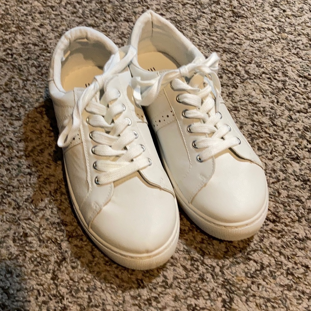 NWT/box. Esprit sneakers